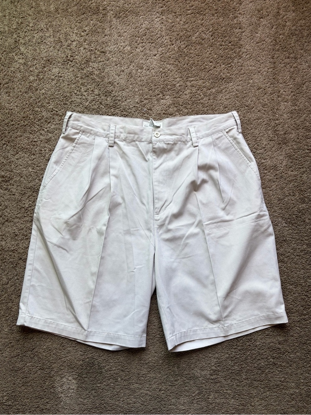 Men's White Flat Front Pleated Shorts